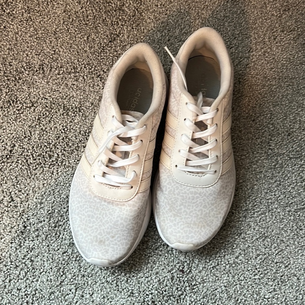 Adidas white leopard print tennis shoes size 6